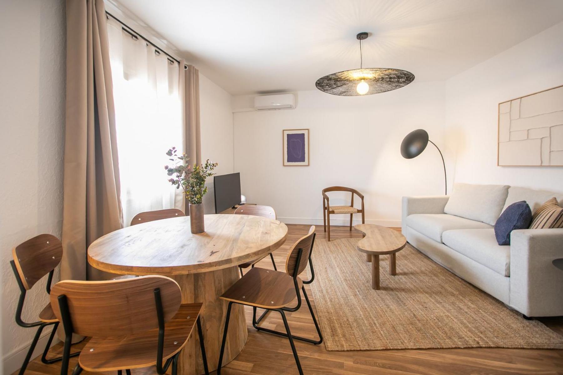 41ara1101- With Terrace Apartment